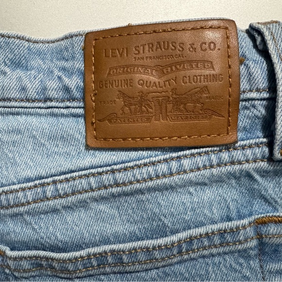 Levi's Women's Wedgie Straight High-Rise Premium Quality Jeans, 27x28 - Picture 6 of 6